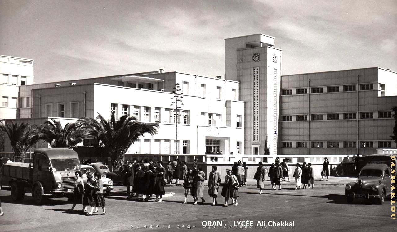 Oran - Lycee Ali Chekkal.jpg